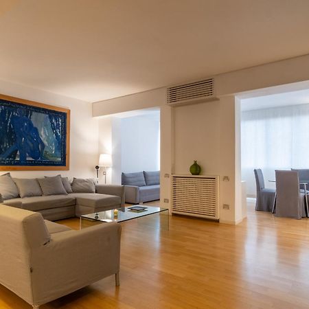 Attic With Terrace And Jacuzzi - Luxury Apartment โรม ภายนอก รูปภาพ