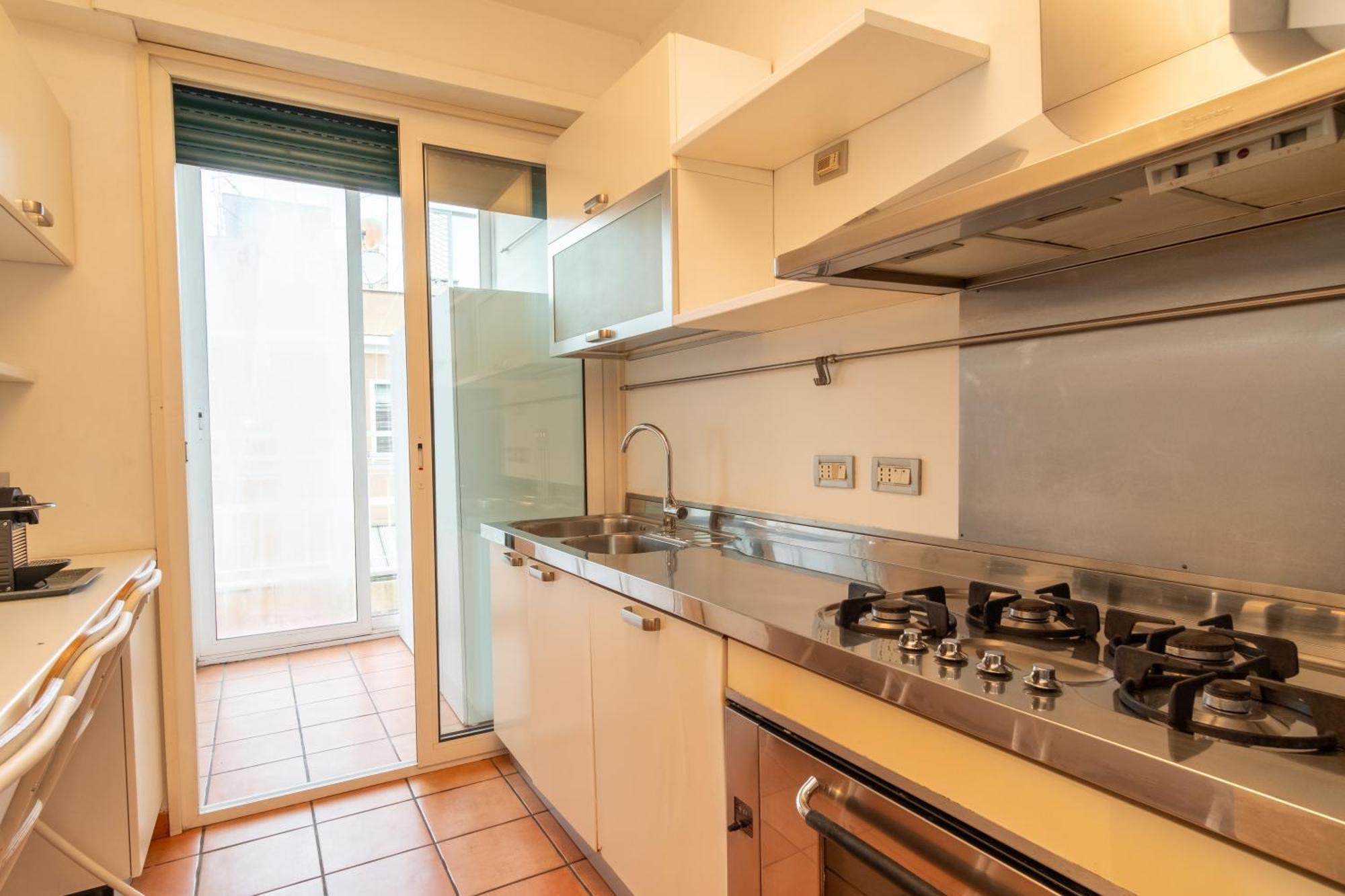 Attic With Terrace And Jacuzzi - Luxury Apartment โรม ภายนอก รูปภาพ