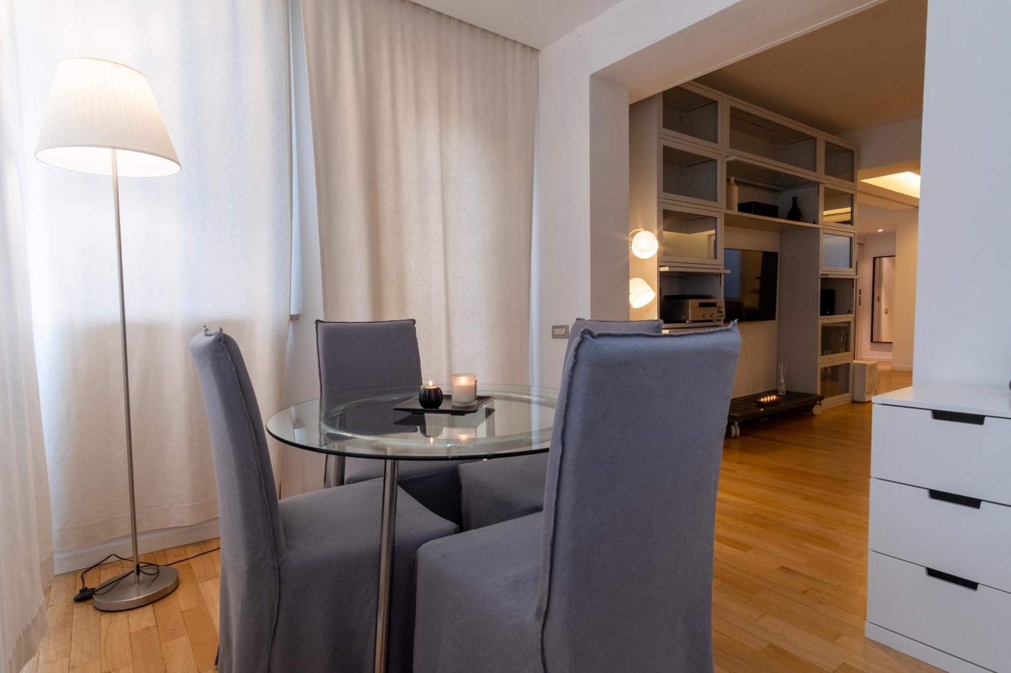 Attic With Terrace And Jacuzzi - Luxury Apartment โรม ภายนอก รูปภาพ