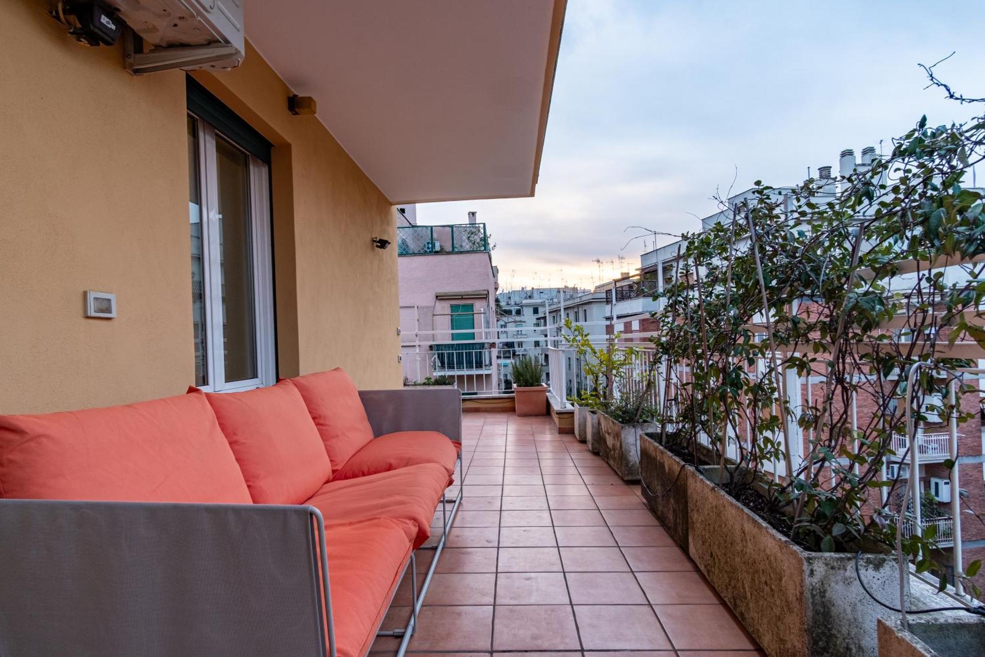 Attic With Terrace And Jacuzzi - Luxury Apartment โรม ภายนอก รูปภาพ